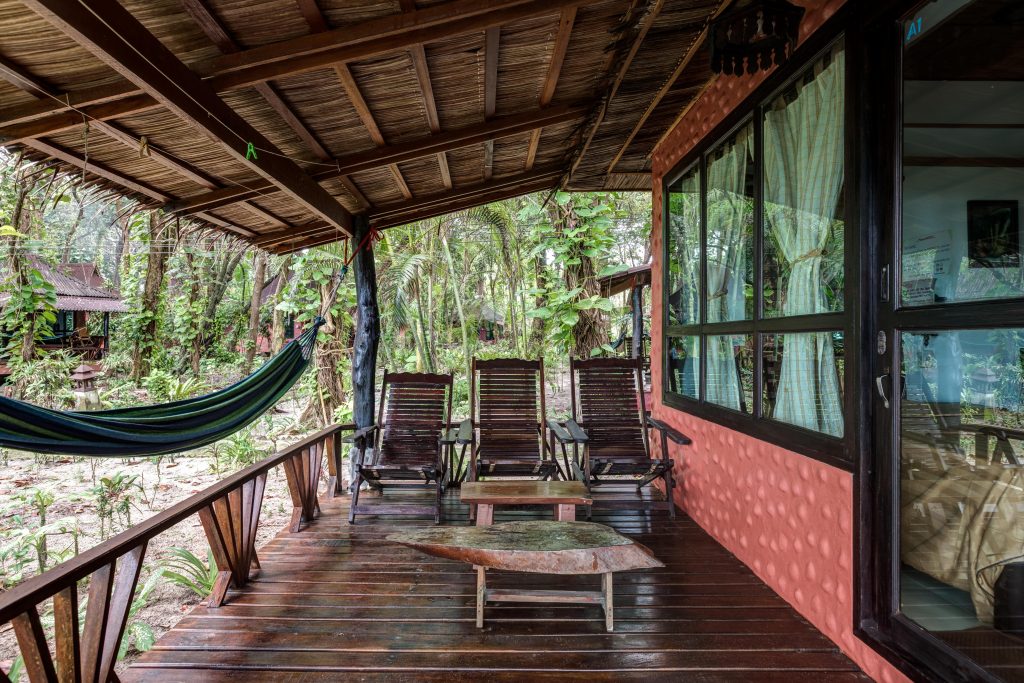 balcony-bamboo-bungalows-koh-phayam-resort-1-1024x683